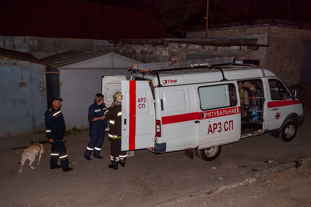 Спасатели прибыли на место в течение нескольких минут после вызова Спасатели прибыли на место в течение нескольких минут после вызова