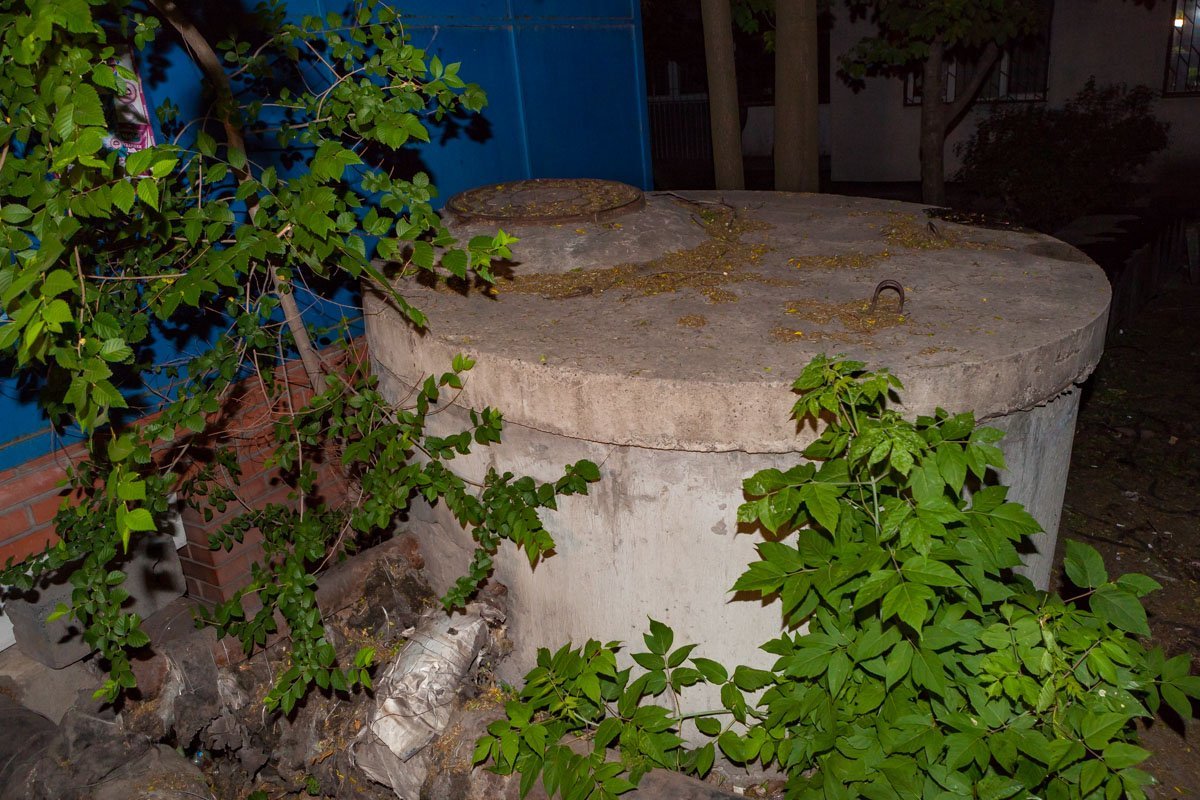 Люк был закрыт Люк был закрыт