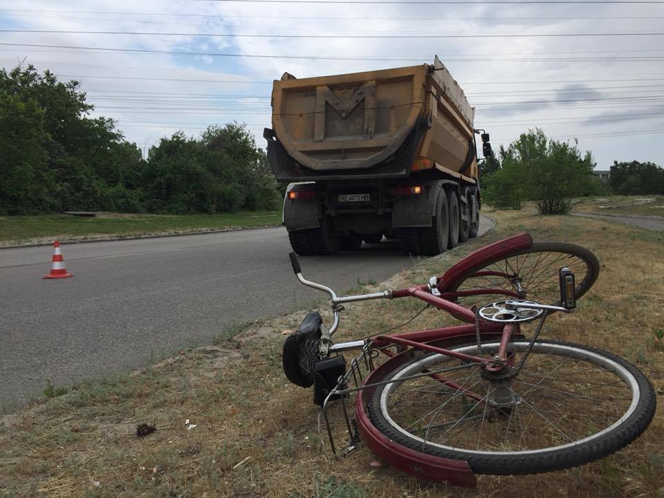 В больнице Днепра умерла велосипедистка, которую сбил грузовик