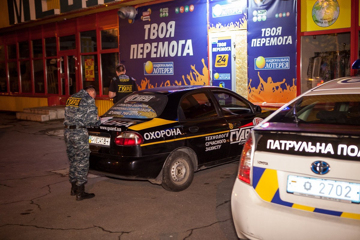 Правоохранители немедленно прибыли на место происшествия Правоохранители немедленно прибыли на место происшествия