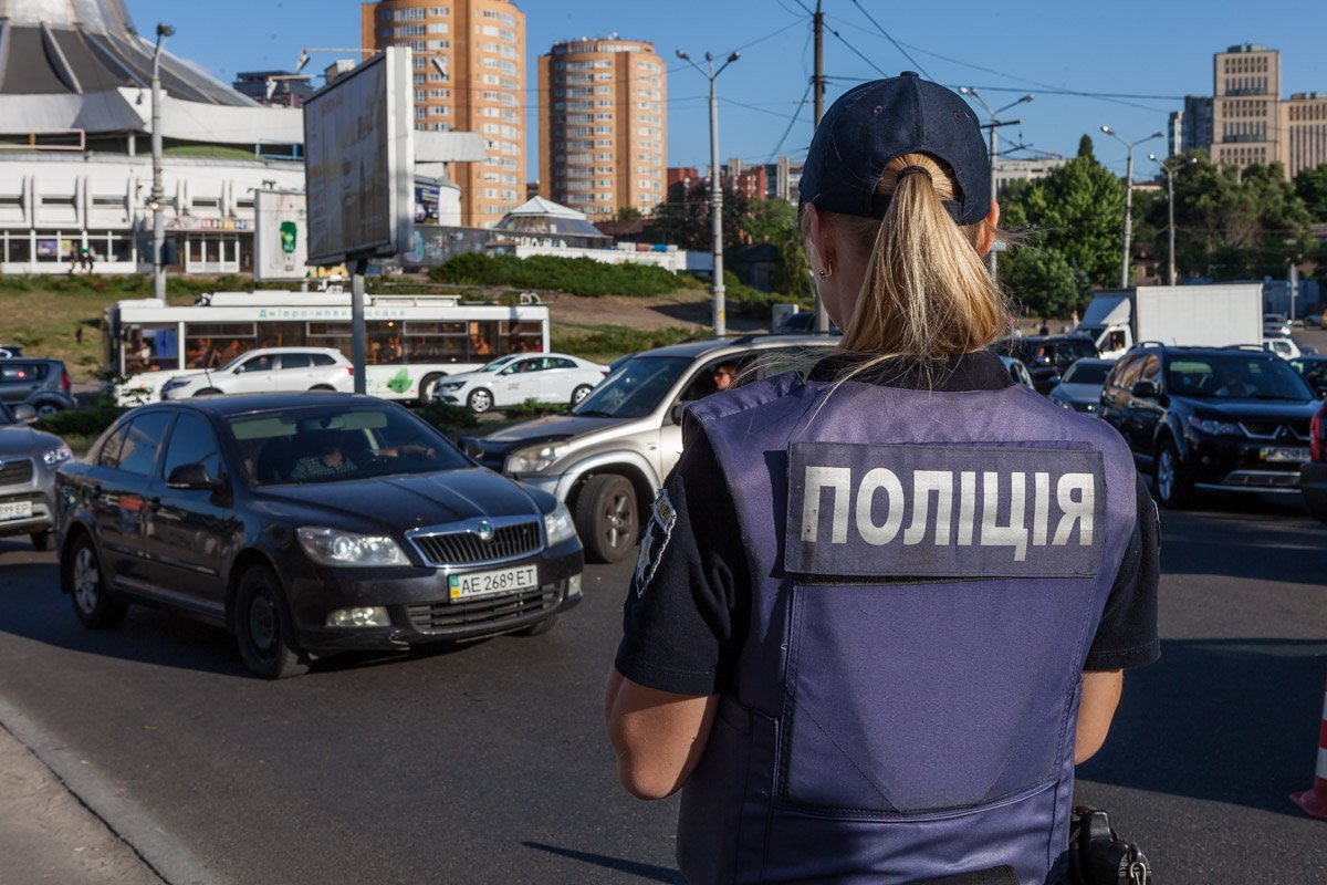 Мост был полностью перекрыт для транспорта и пешеходов Мост был полностью перекрыт для транспорта и пешеходов