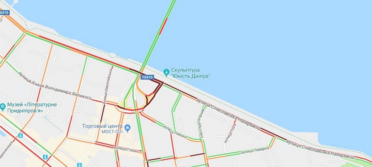 В пробках весь центр города