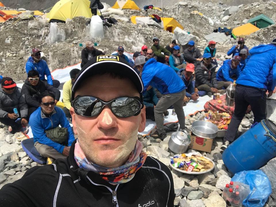 Путешествие в "зону смерти" за 40 тысяч долларов, или как альпинист из Днепра покорял Эверест 2