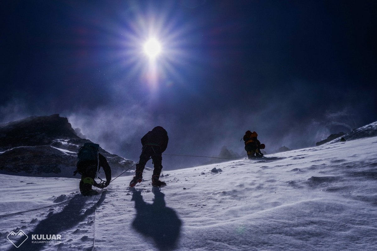 Путешествие в "зону смерти" за 40 тысяч долларов, или как альпинист из Днепра покорял Эверест 4