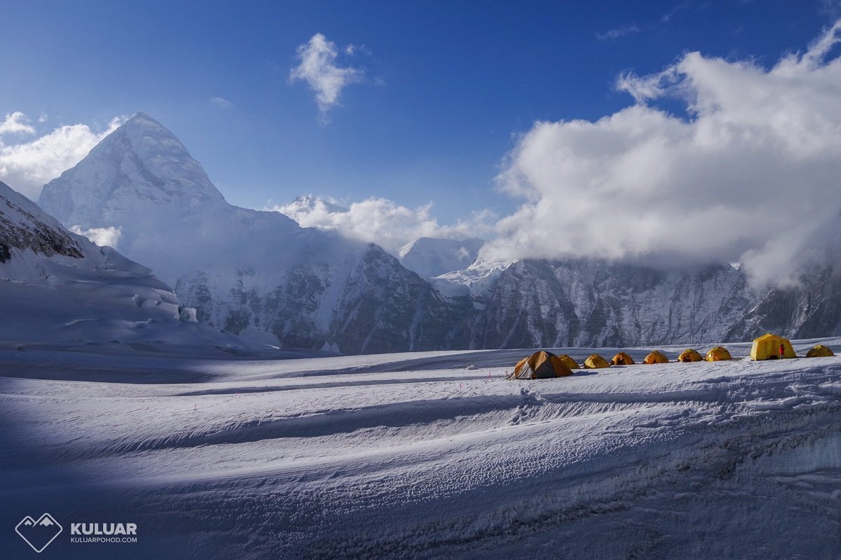 Путешествие в "зону смерти" за 40 тысяч долларов, или как альпинист из Днепра покорял Эверест 11