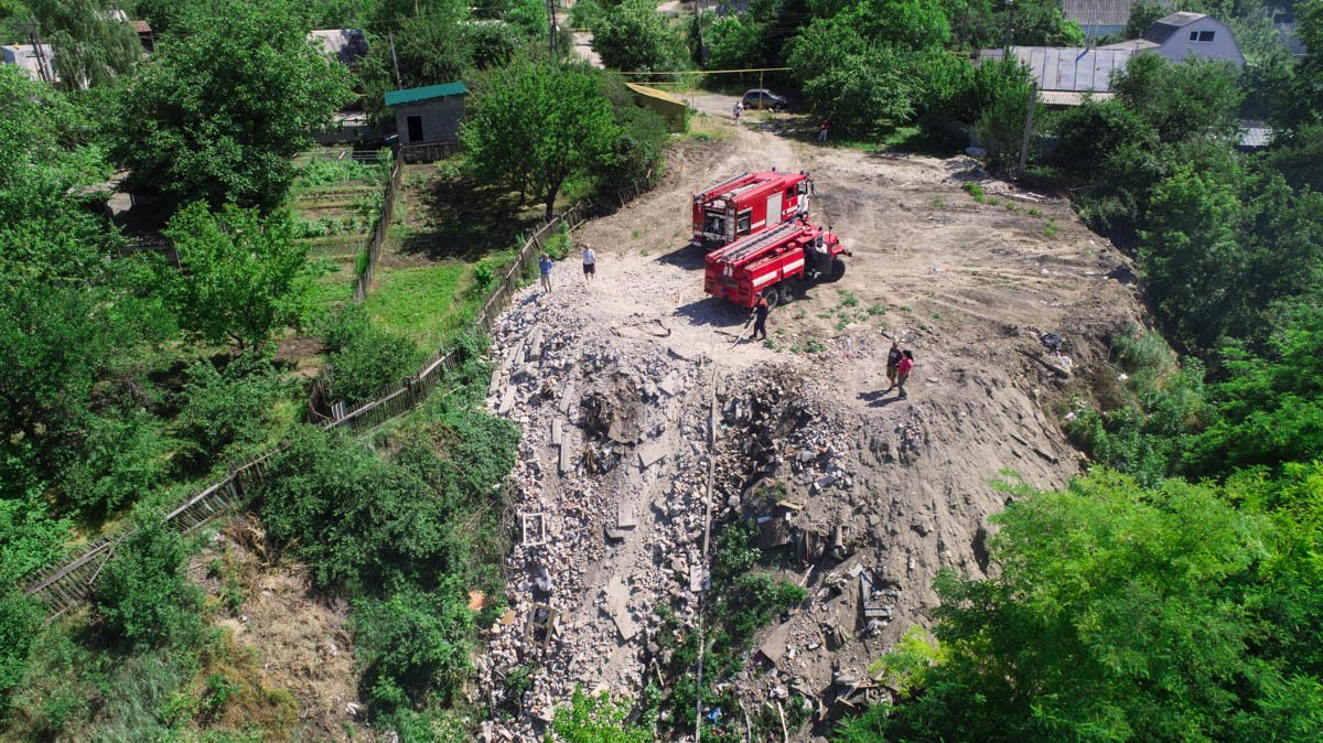 В балке возле переулка Салтыкова-Щедрина загорелась стихийная свалка В балке возле переулка Салтыкова-Щедрина загорелась стихийная свалка