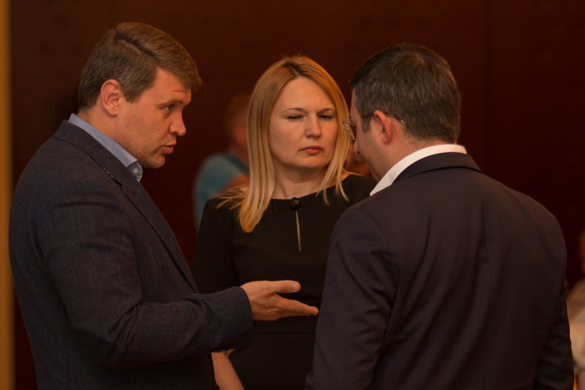 Участники обсуждали новое видение развития страны в аграрной отрасли - кооперация, молочное скотоводство и свиноводство, растениеводство, земельные вопросы и децентрализация