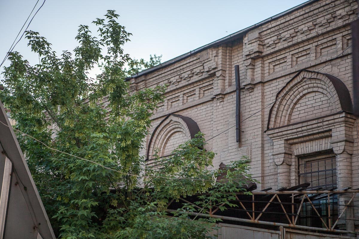 Церковь построили по проекту военных храмов, утвержденному Строительной комиссией еще в далеком 1901-м году