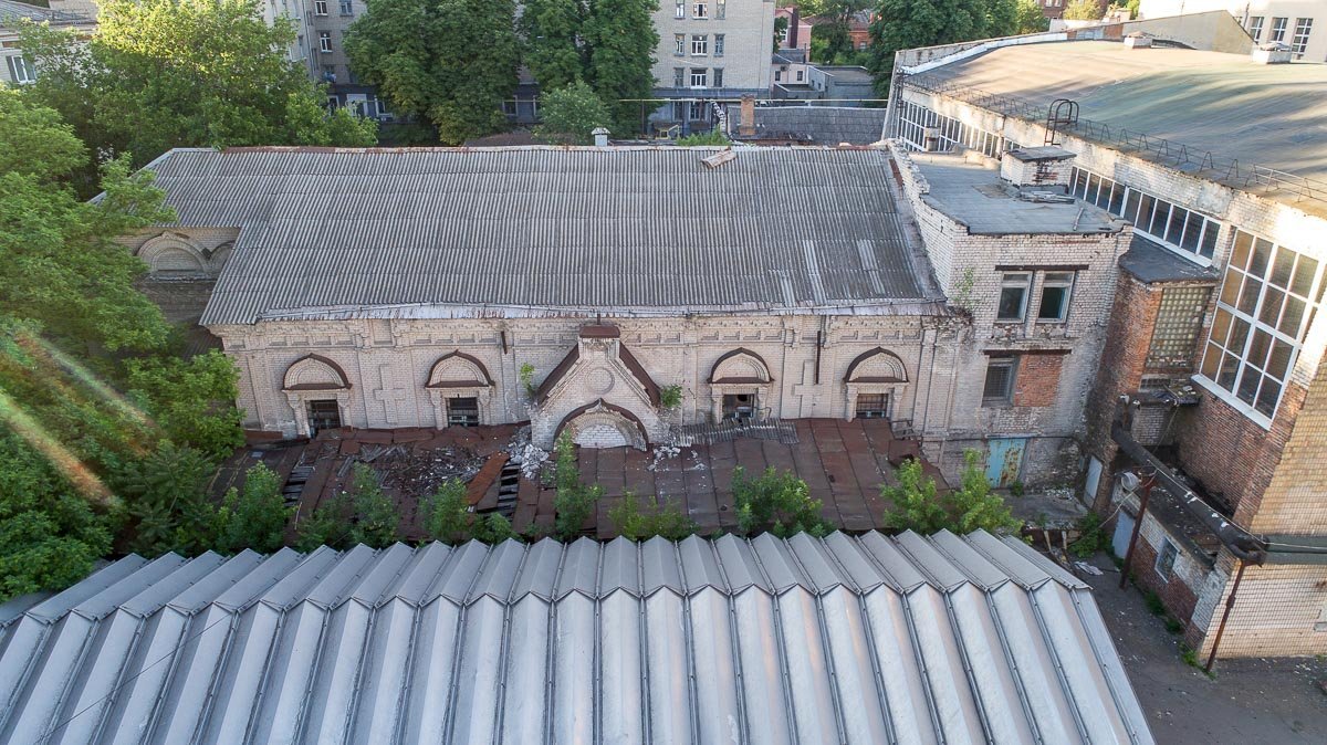 Архитектором этого и подобных храмов выступил Федор Вержбицкий, автор проекта типовой воинской церкви