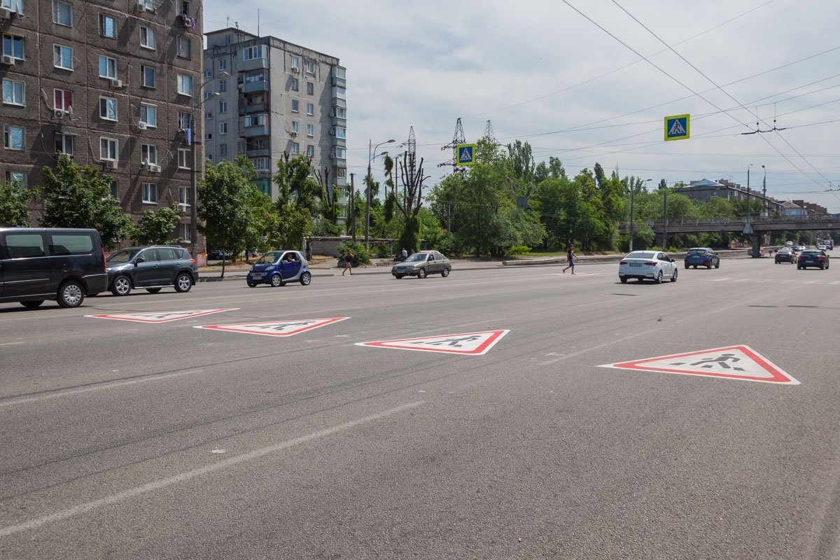 Новая горизонтальная разметка на проспекте Слобожанском Новая горизонтальная разметка на проспекте Слобожанском