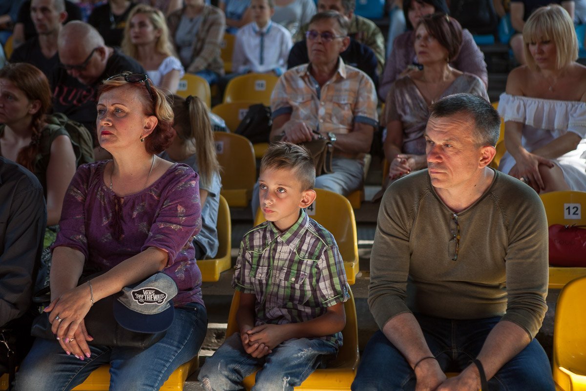 Лирические песни, берущие за душу, не оставили никого из зрителей равнодушным Лирические песни, берущие за душу, не оставили никого из зрителей равнодушным