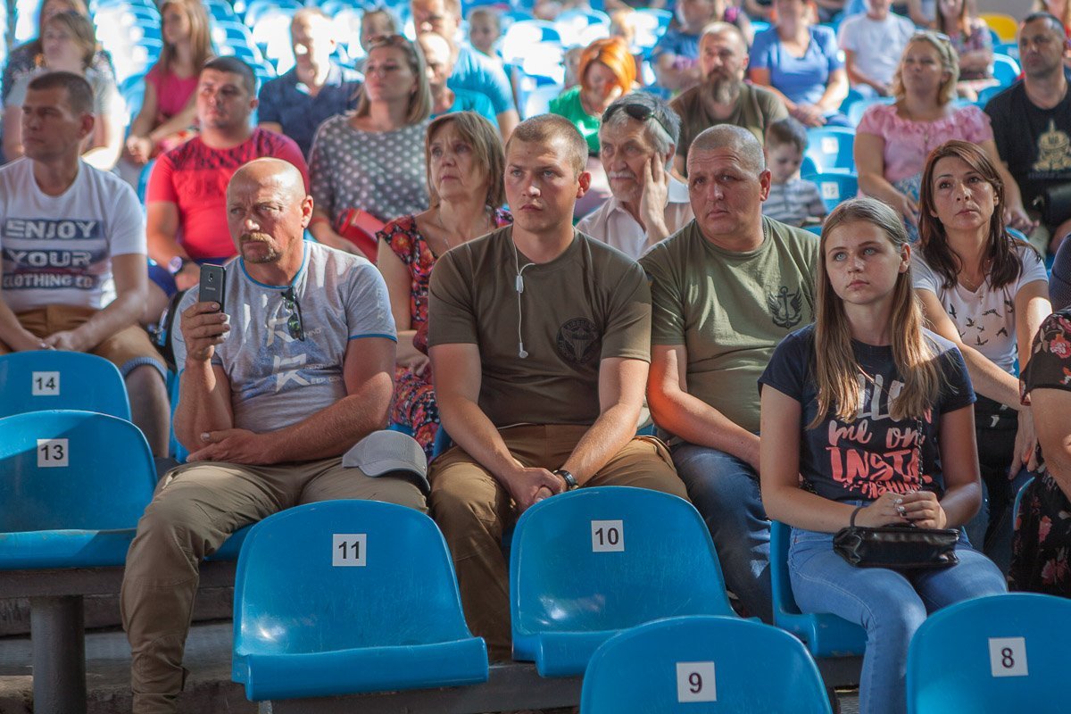 Многие зрители проникались словами настолько сильно, что на их глазах появлялись слезы Многие зрители проникались словами настолько сильно, что на их глазах появлялись слезы