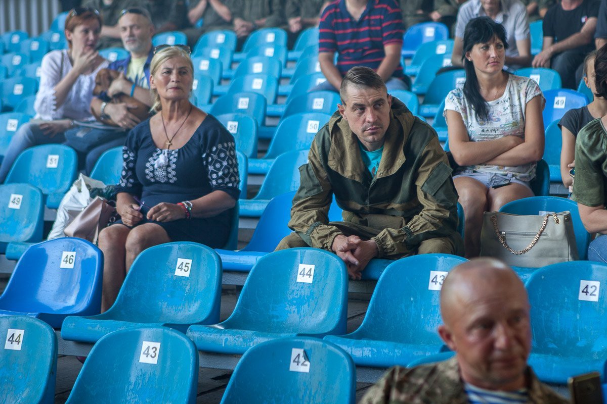 Среди новичков фестиваля было много исполнителей, которые успели прославиться благодаря социальным сетям Среди новичков фестиваля было много исполнителей, которые успели прославиться благодаря социальным сетям