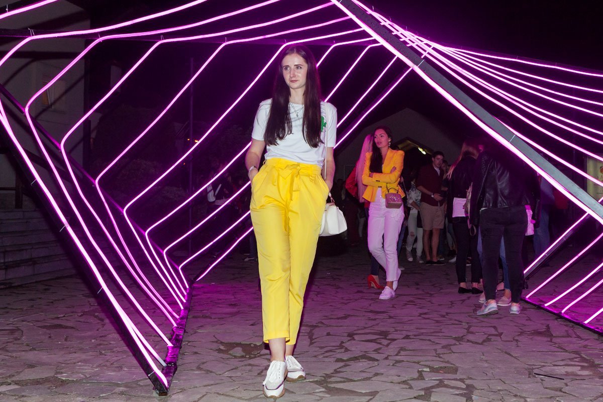 Концерт MONATIK в Днепре: ищите себя на фото 2