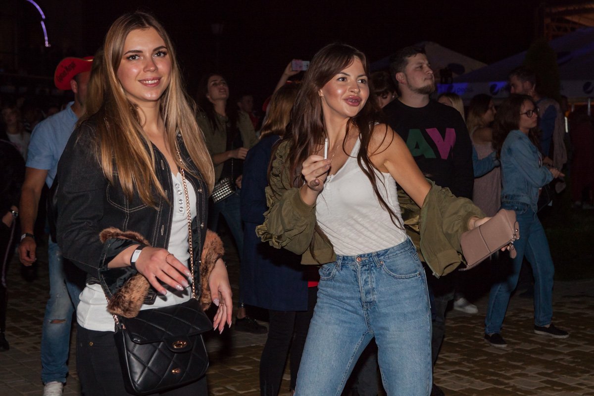 Концерт MONATIK в Днепре: ищите себя на фото 8