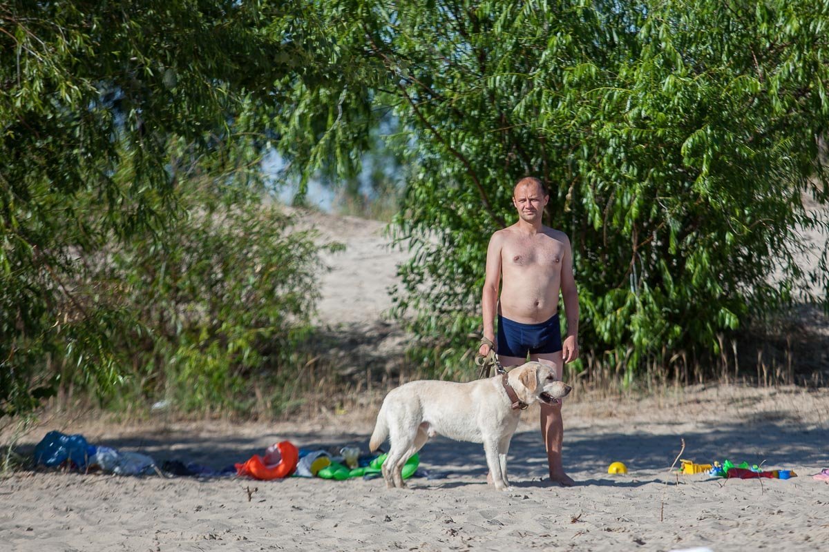 Золотистый ретривер тоже хочет освежиться