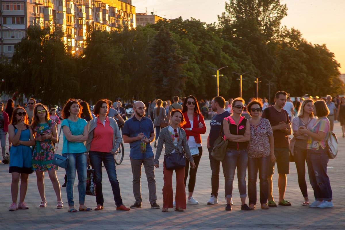 Мы не танцуем, мы просто наблюдаем