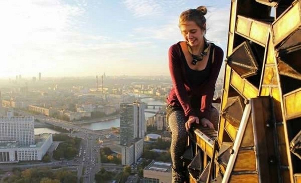 Высота + оголенные провода = смертельное селфи