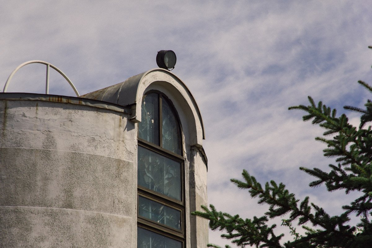 Осенью 1934-го оно гостеприимно открыло свои двери для детей города