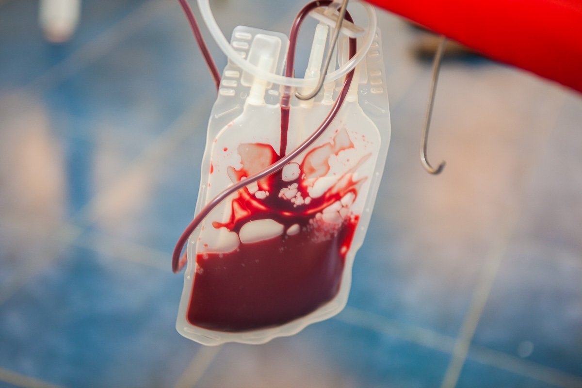 Зачастую донорами выступают родственники и знакомые пациентов, они составляют 93 % от общего числа доноров Зачастую донорами выступают родственники и знакомые пациентов, они составляют 93 % от общего числа доноров