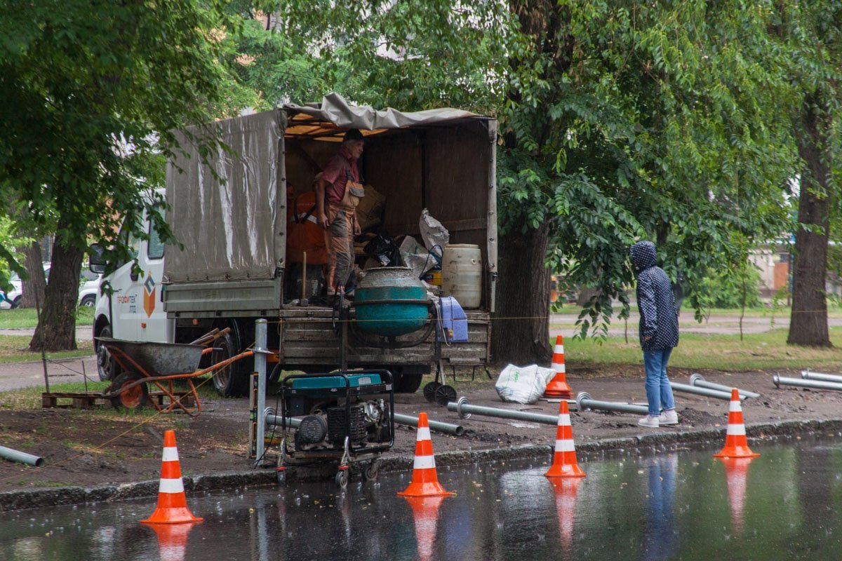Рабочие обещают закончить начатое в течении дня Рабочие обещают закончить начатое в течении дня