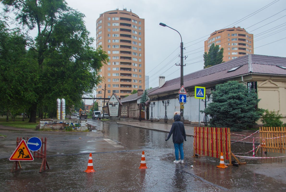 На время выполнения работ проезд здесь будет полностью перекрыт На время выполнения работ проезд здесь будет полностью перекрыт