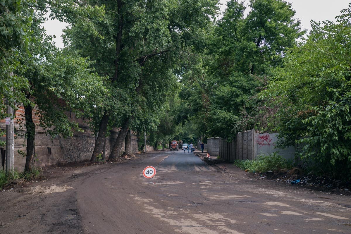 Асфальт положили, как "базу" для будущего покрытия