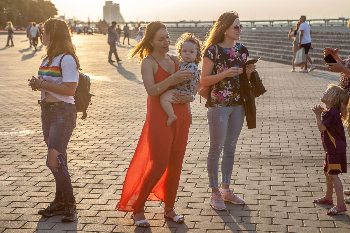 Горожане пришли в красном