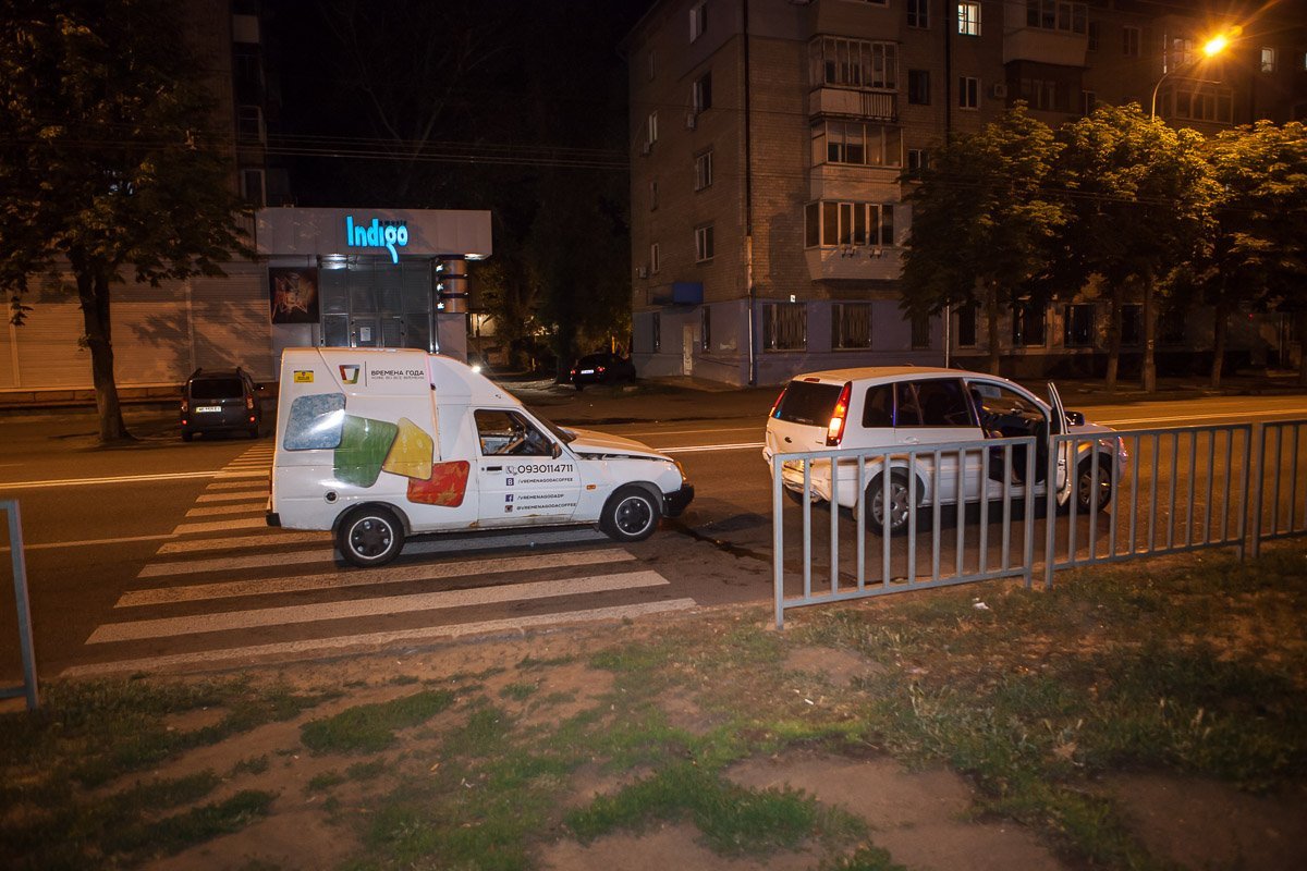 Оба автомобиля двигались в сторону речного порта Оба автомобиля двигались в сторону речного порта