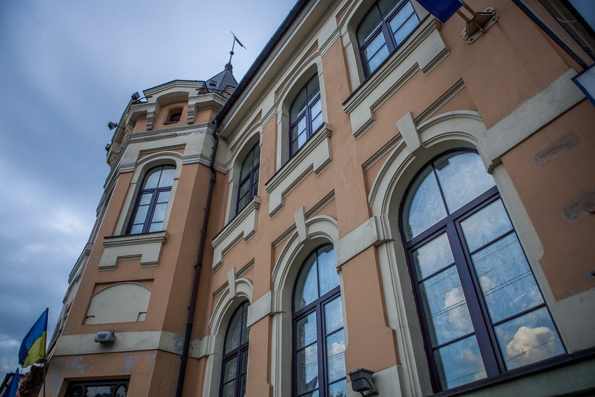 Чтобы покрыть потребности людей, в 1839-м городские власти выкупили для новой конторы усадьбу Щекутина на Екатерининском проспекте Чтобы покрыть потребности людей, в 1839-м городские власти выкупили для новой конторы усадьбу Щекутина на Екатерининском проспекте