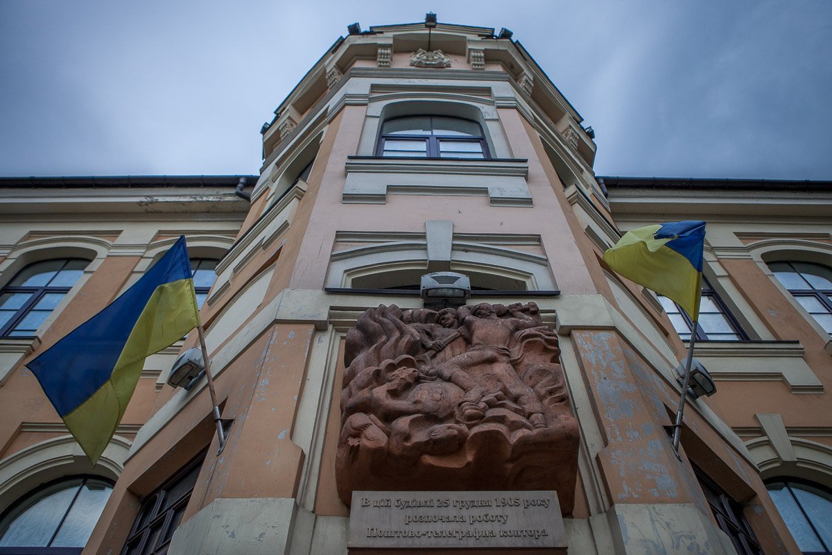 Проектом занимался талантливый архитектор Бочаров, он выполнил здание в популярном тогда стиле - модерн Проектом занимался талантливый архитектор Бочаров, он выполнил здание в популярном тогда стиле - модерн