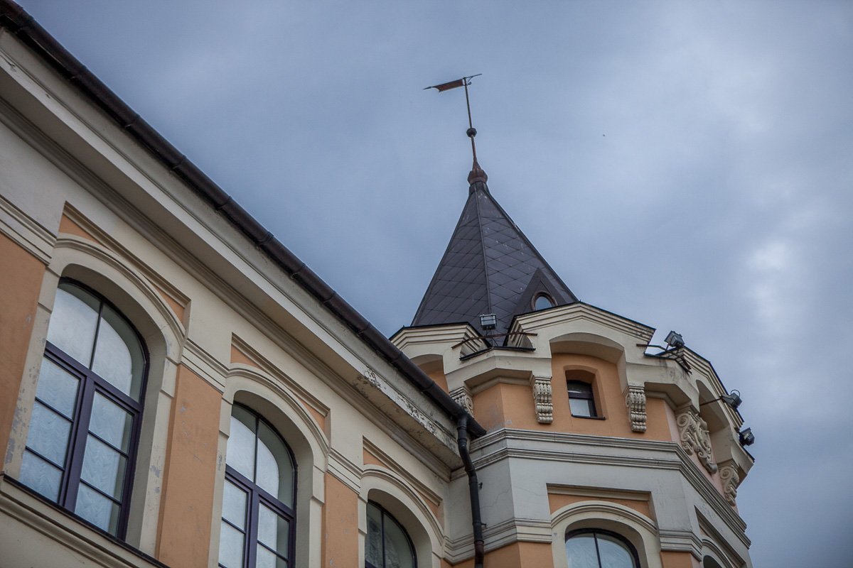 Во время революции в здании главпочтамта велись ожесточенные бои Во время революции в здании главпочтамта велись ожесточенные бои