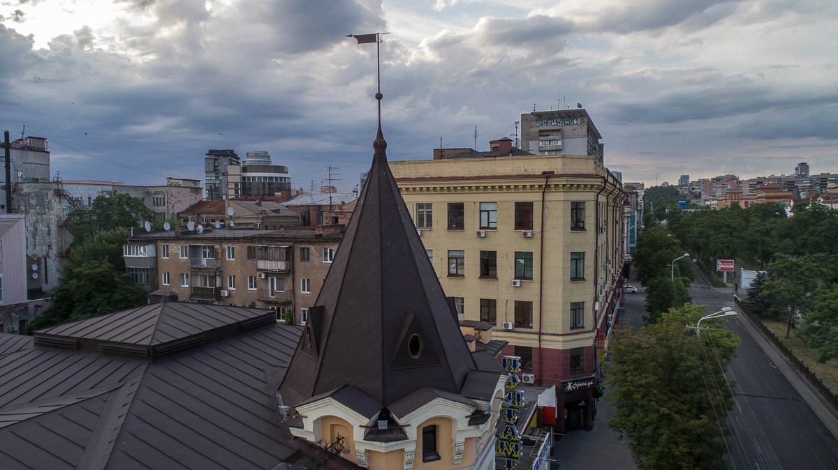 Даже под пасмурным небом Днепр может быть удивительным Даже под пасмурным небом Днепр может быть удивительным