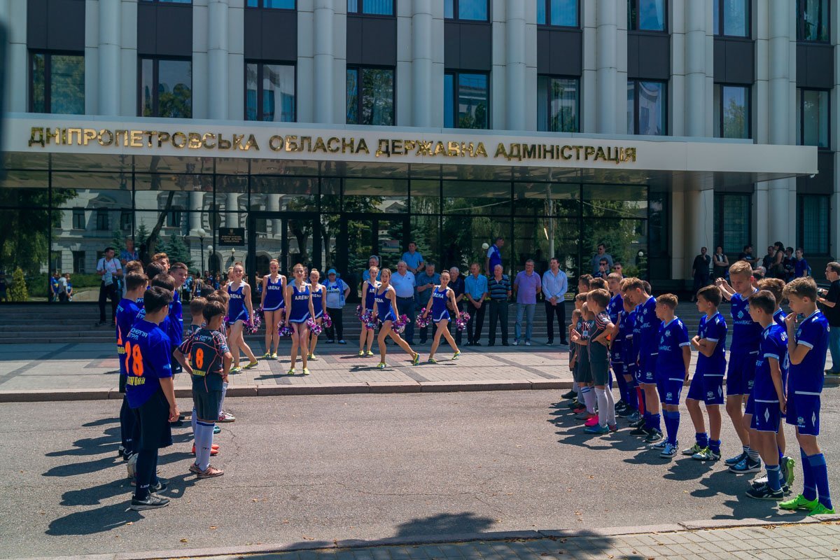 Черлидеры показали себя во всей красе и пришедшие остались в восторге от представления