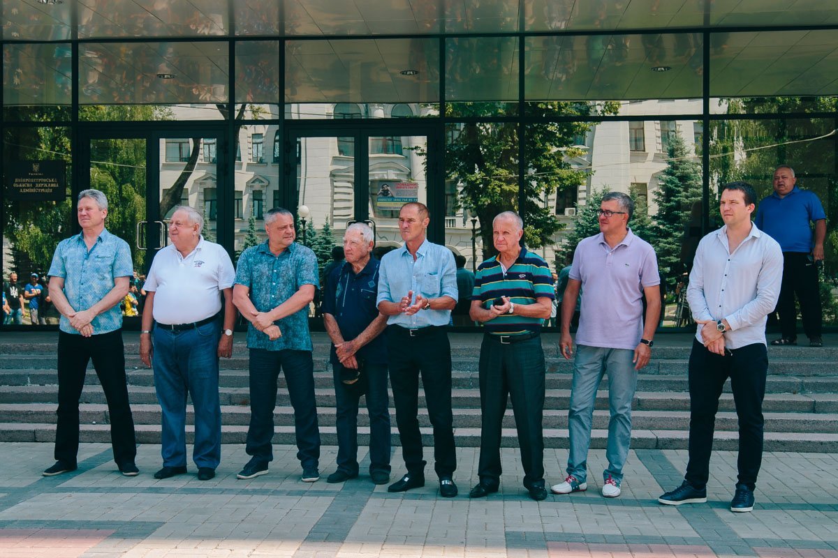 Среди ветеранов главной фигурой стал известный нападающий, а ныне тренер Олег Таран