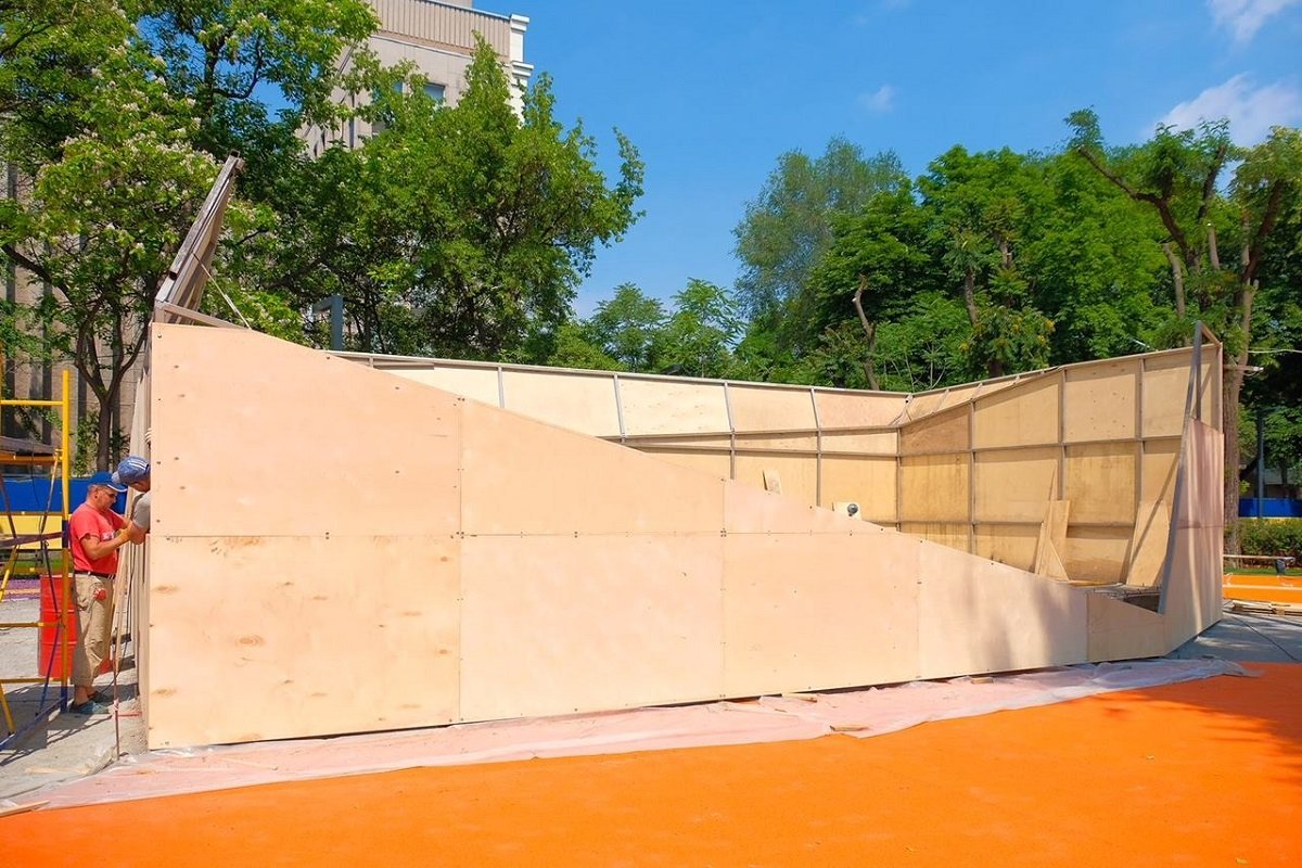 Монтаж конструкций - на заключительном этапе Монтаж конструкций - на заключительном этапе