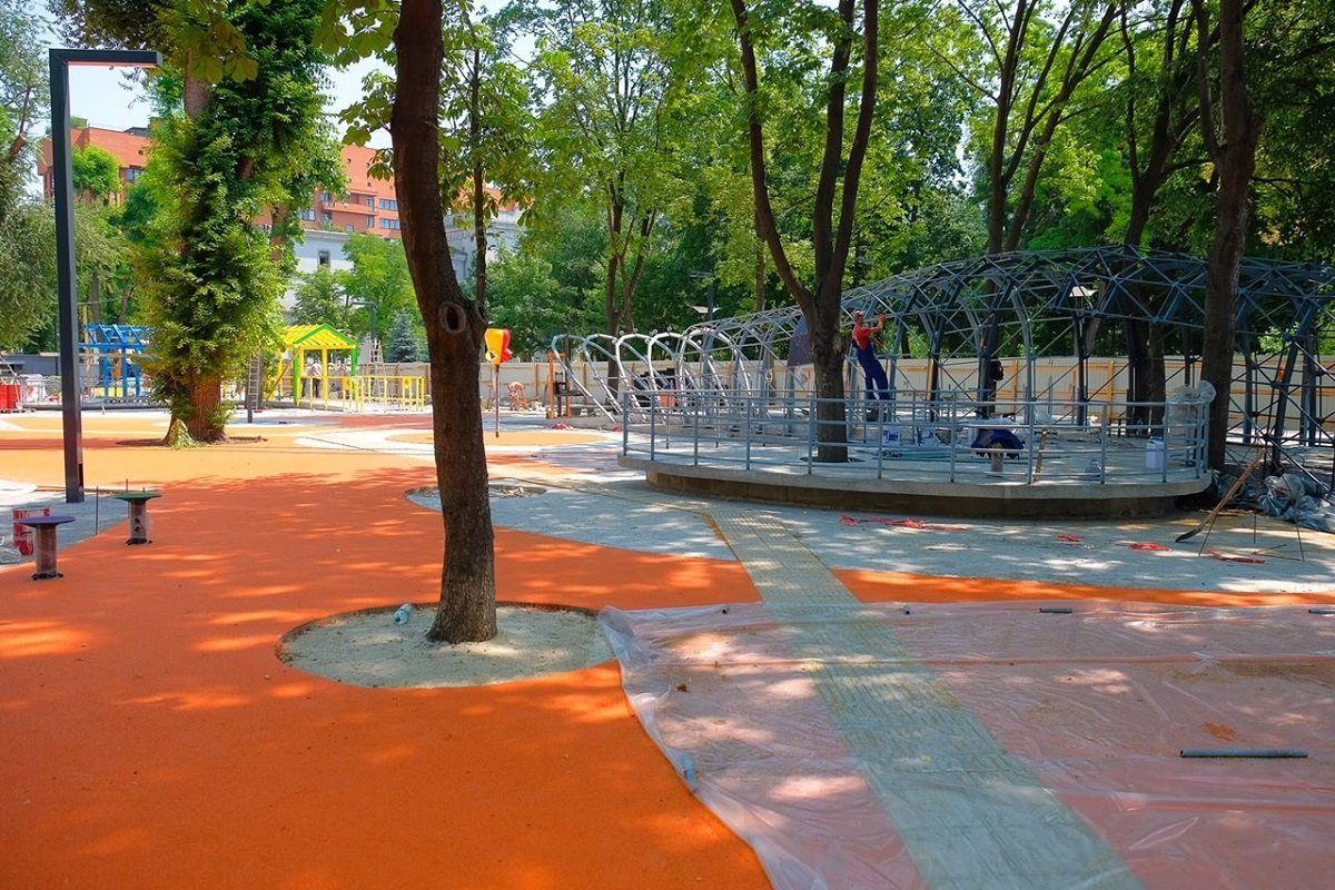 А вот так выглядит "Гусеница" сейчас А вот так выглядит "Гусеница" сейчас