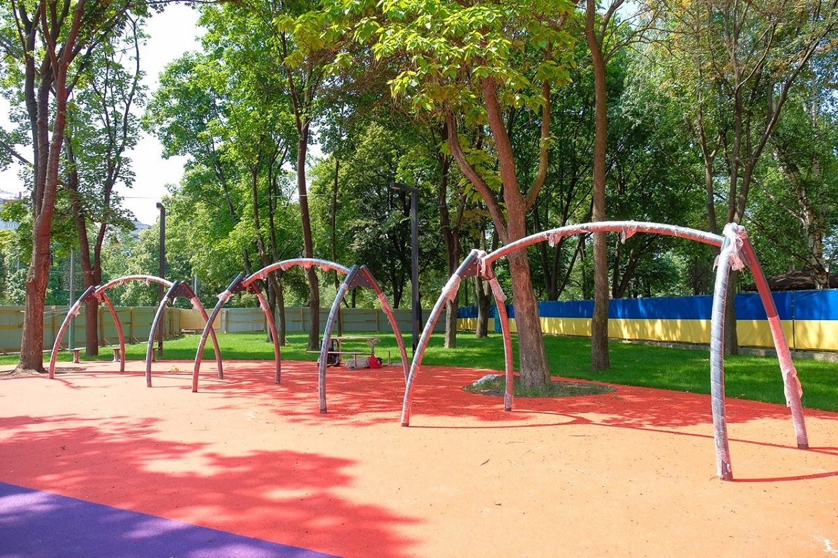 Основа качелей уже установлена Основа качелей уже установлена