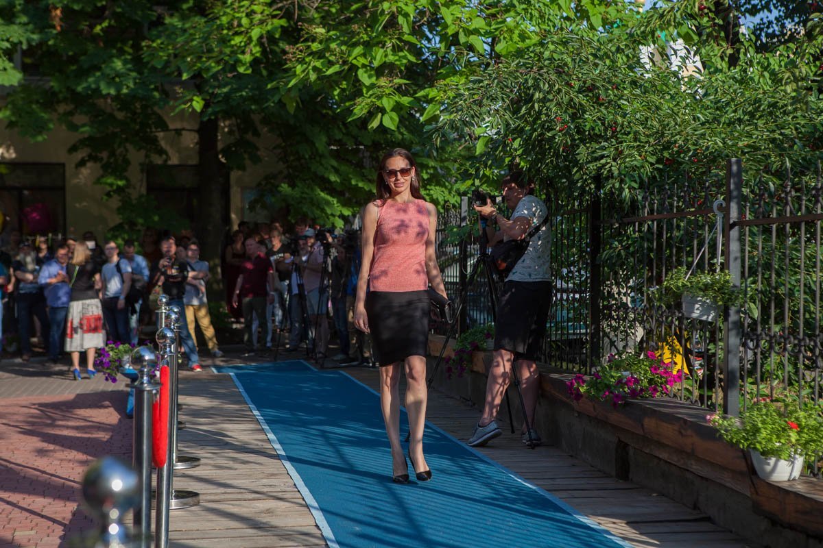 Очаровательная Яника Мерило также участвовала в фестивале Очаровательная Яника Мерило также участвовала в фестивале