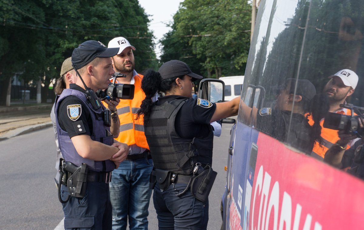 Останавливались в неположенных местах практически все маршруты Останавливались в неположенных местах практически все маршруты