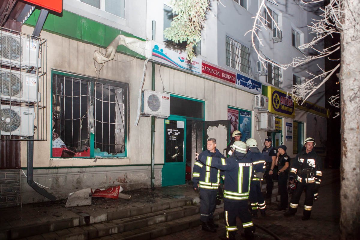 Очаг возгорания возник в магазине колбас