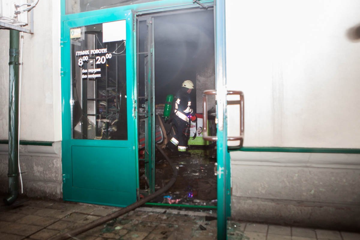 Во время возгорания магазин был закрыт