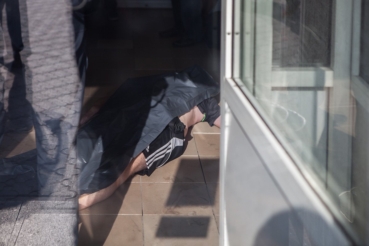 16 июня на линию "102" поступил вызов о том, что в результате конфликта в супермаркете умер мужчина 16 июня на линию "102" поступил вызов о том, что в результате конфликта в супермаркете умер мужчина