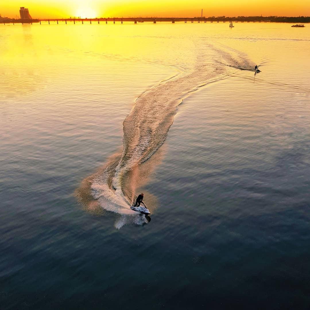 Рассекающий воду. Фото: deniska_ua Рассекающий воду. Фото: deniska_ua