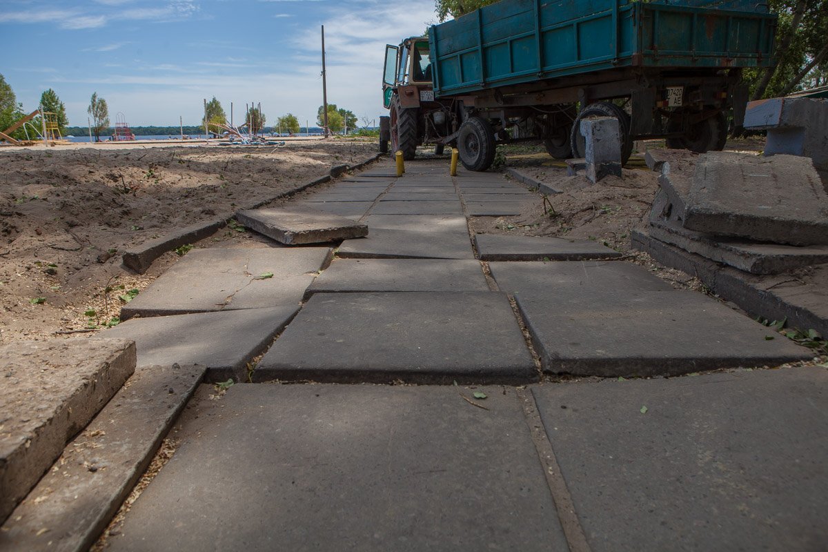 К концу лета пляж, скорей всего, будет готов. Но это не точно К концу лета пляж, скорей всего, будет готов. Но это не точно