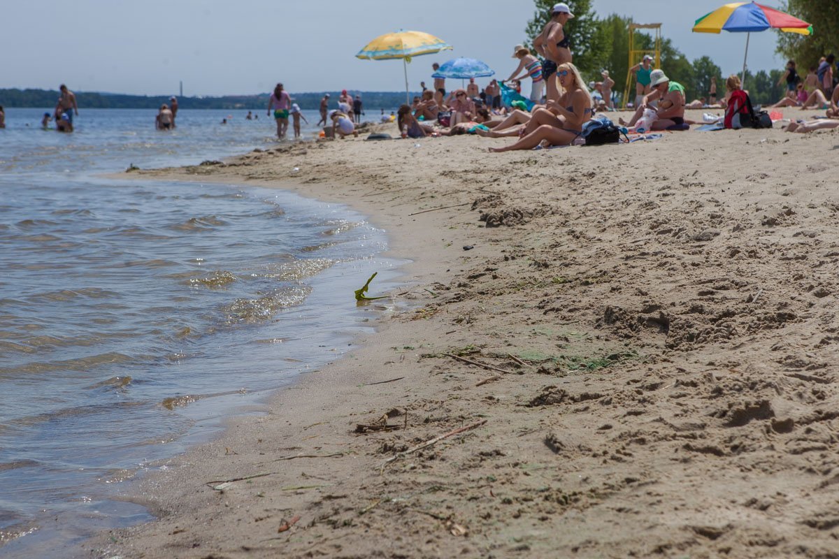 Пляжная и зона для купания также вычищены Пляжная и зона для купания также вычищены