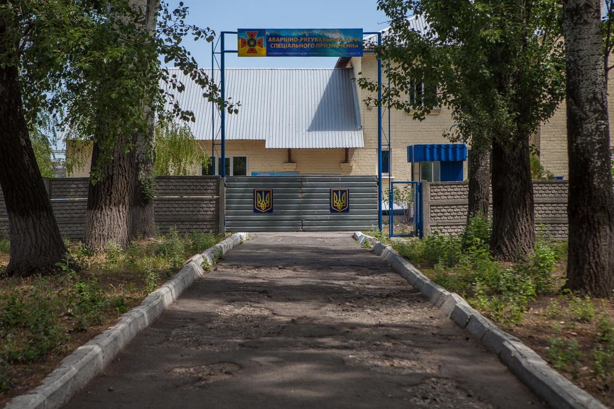 Прямо на подходе к пляжу расположилась спасательная часть Прямо на подходе к пляжу расположилась спасательная часть