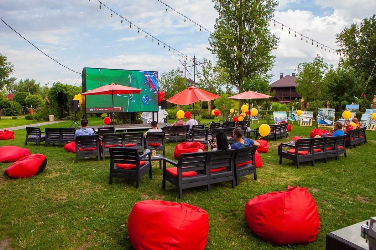 Можно было даже посмотреть футбол