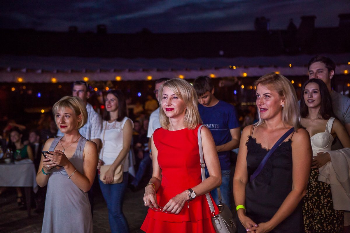 Такое ощущение, что на концерт пришло пол города 