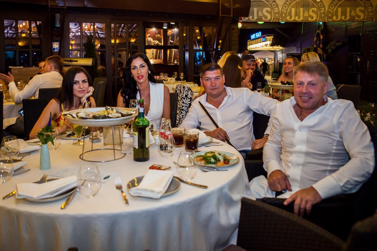 Атмосфера любви и хорошего настроения 